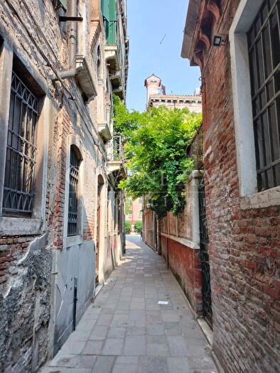 Appartamento trilocale in vendita in Castello, Venezia