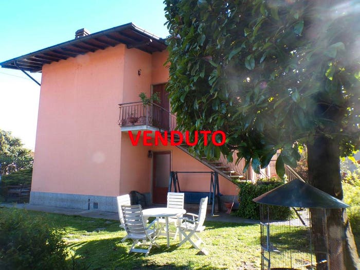 Casa con 6 locali in vendita in Centro, Besozzo