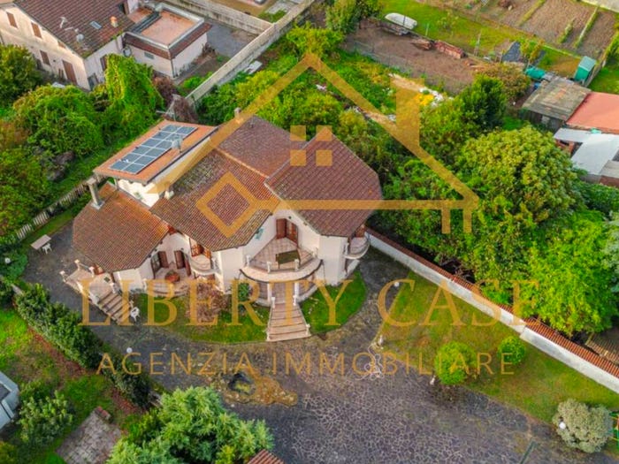 Casa con 6 locali in vendita in Castelnovetto