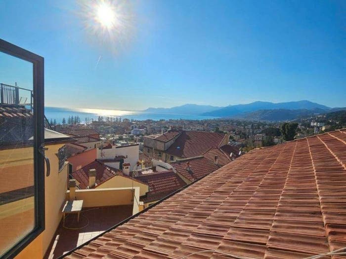 Casa bilocale in vendita in Via Dritta, Centro Storico Sant'Ampelio, Bordighera