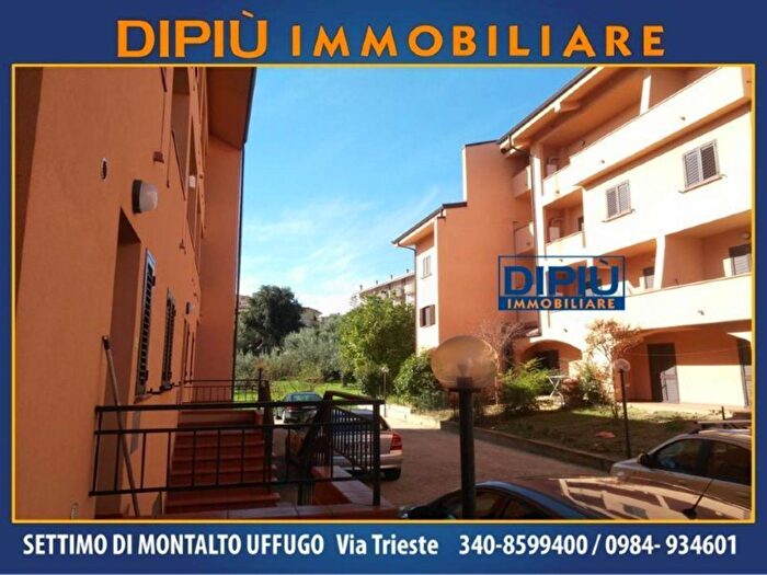 Appartamento trilocale in vendita in Via Tito Flavio, Rende