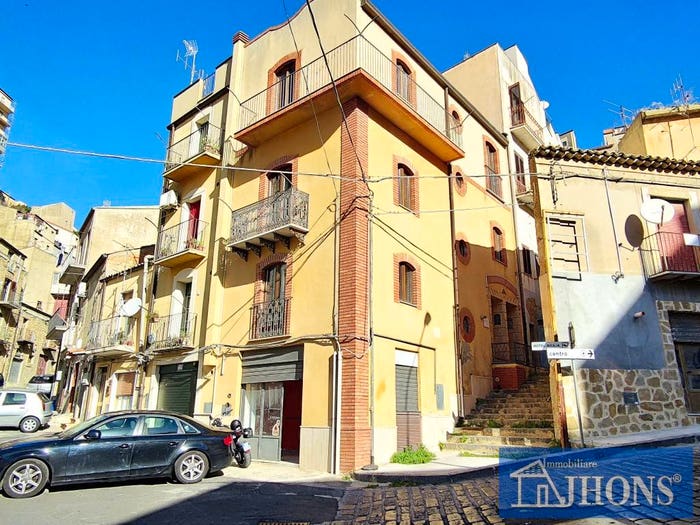 Casa bilocale in vendita in Centro, Enna