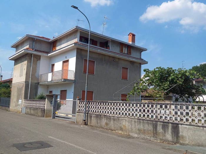Appartamento con 5 locali in vendita in Via Cardinale Federico Borromeo, Rescaldina