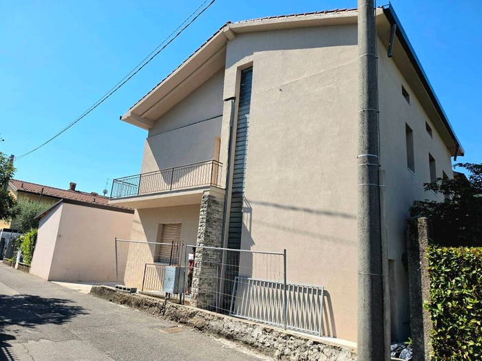 Casa quadrilocale in vendita in Via Trento, Palosco