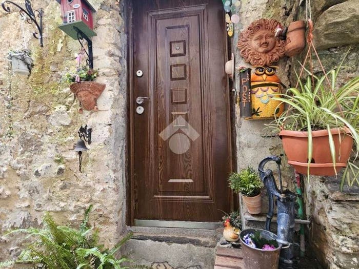Appartamento quadrilocale in vendita in Vicolo seta, Ceriana