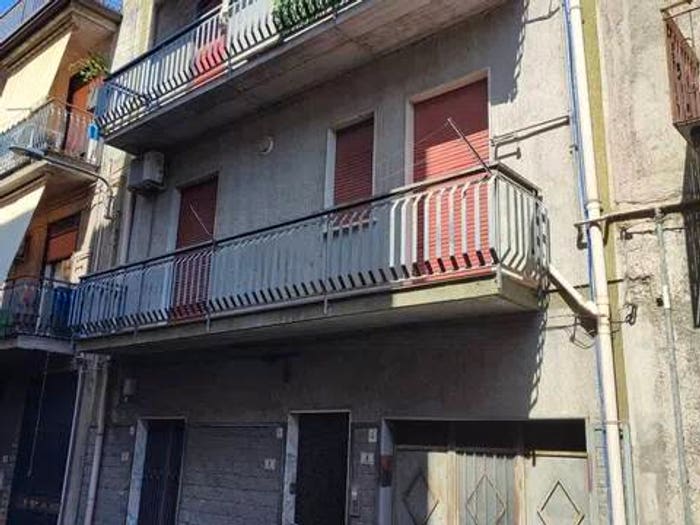 Appartamento quadrilocale in vendita in Via Imperia, Paternò