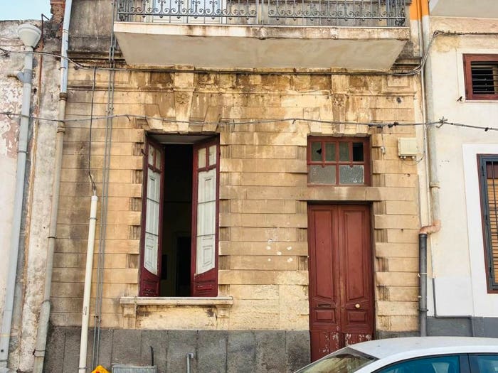 Appartamento trilocale in vendita in Via Timoleone, Picanello, Catania