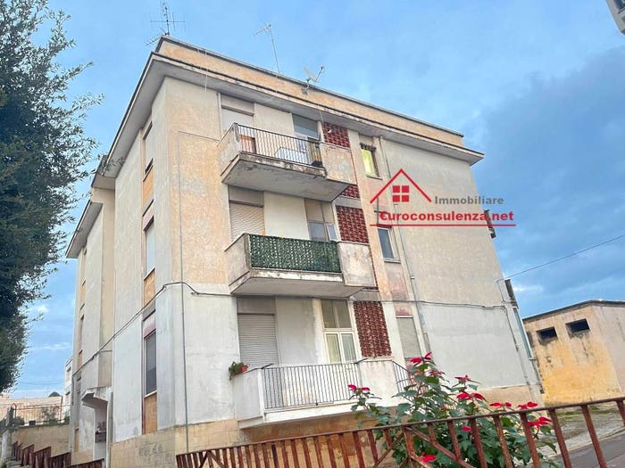 Appartamento trilocale in vendita in Via Grandi, Casarano
