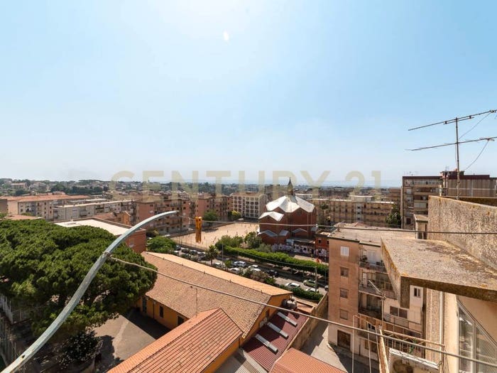 Appartamento con 5 locali in vendita in Viale Mario Milazzo, Centro, Caltagirone