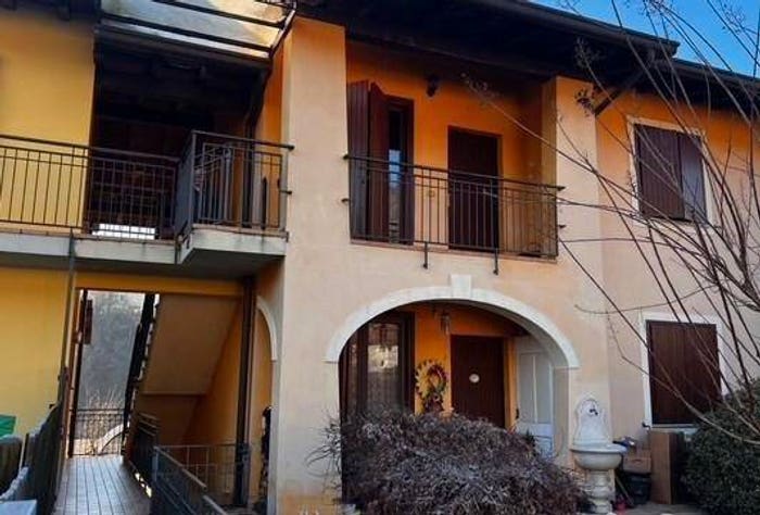 Appartamento trilocale in vendita in Via Stampatori Da Sabbio, Sabbio Chiese
