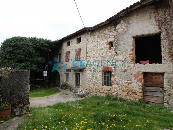 Casa con 5 locali in vendita in Via Rialto, Centro, Cogollo del Cengio