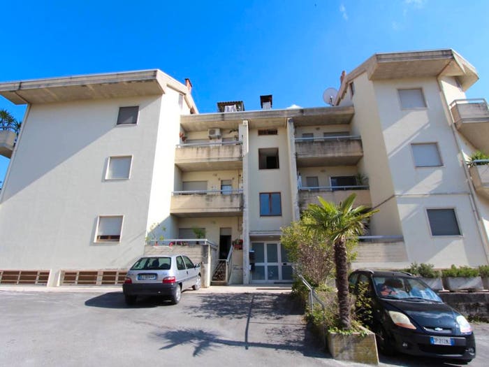Appartamento quadrilocale in vendita in Via Gianni Torsellini, Centro, Folignano