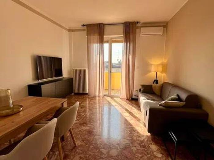Appartamento quadrilocale in vendita in Largo G Garibaldi, Sant'Agnese Università, Modena