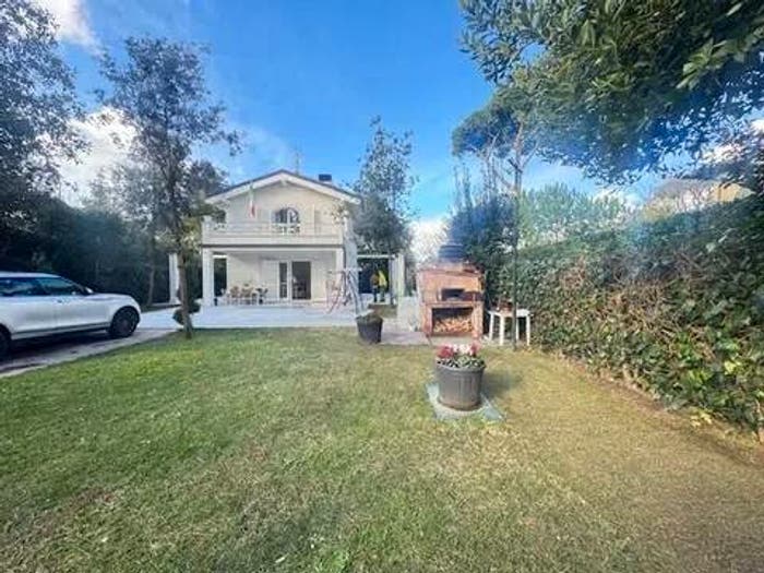 Casa con 6 locali in vendita in Via Giovanni Agnelli, Centro, Forte dei Marmi