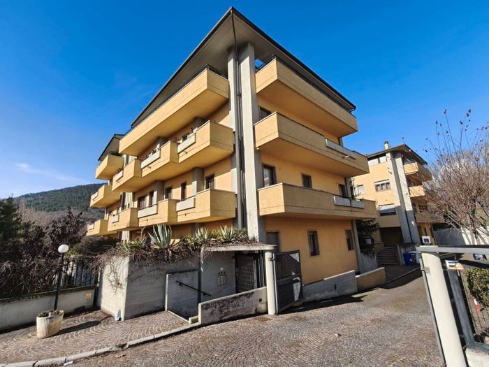 Appartamento con 6 locali in vendita in Villa Comunale, L'Aquila