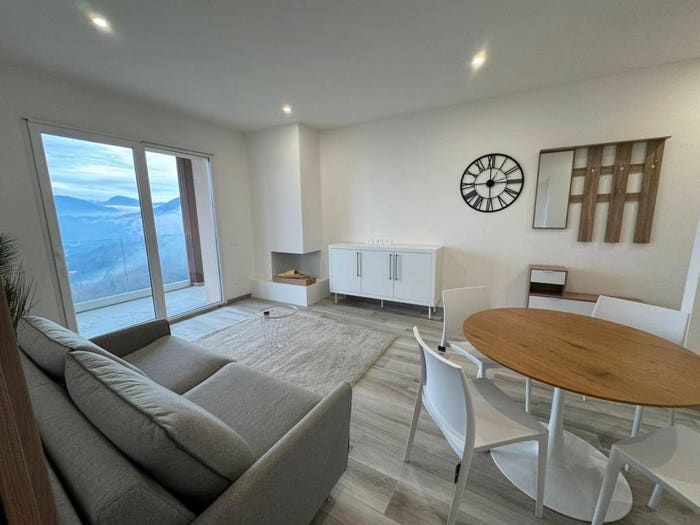 Appartamento monolocale in vendita in Via Ponte Tresa, Centro, CadeglianoViconago