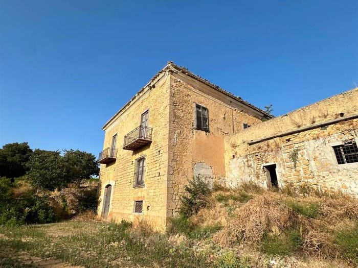 Appartamento con 6 locali in vendita in Canicattì