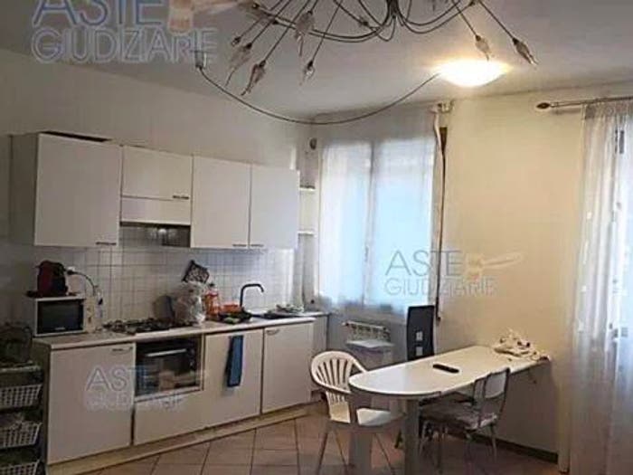 Appartamento quadrilocale in vendita in Via Gioacchino Rossini, Centro, Pontedera