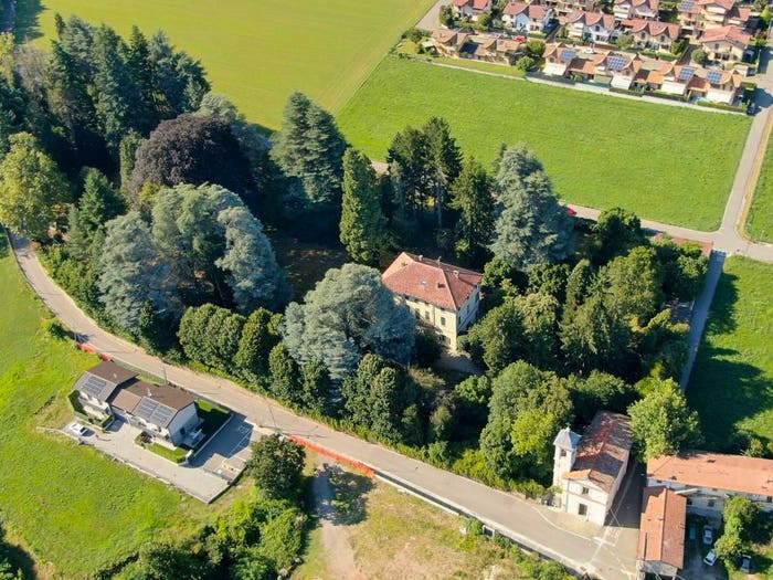 Casa con 6 locali in vendita in Via Santi Giacomo e Filippo, Velmaio, Arcisate