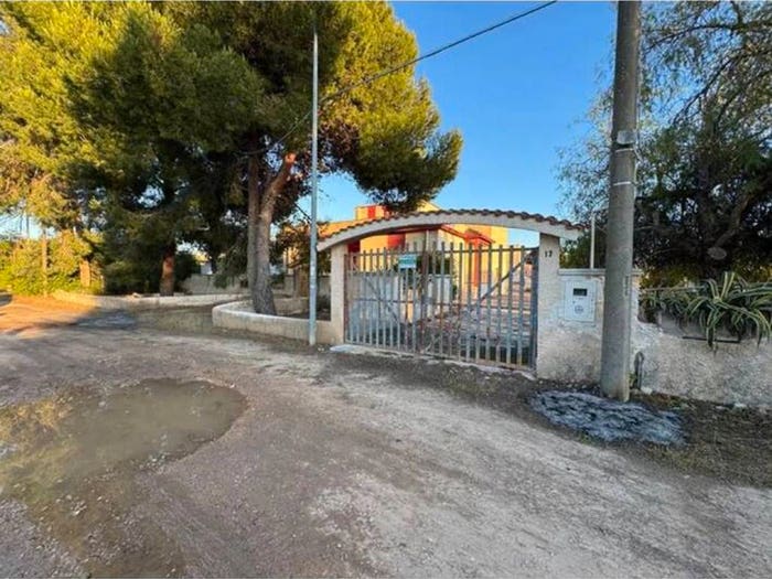 Casa con 6 locali in vendita in Via Degli Aranci, Avetrana