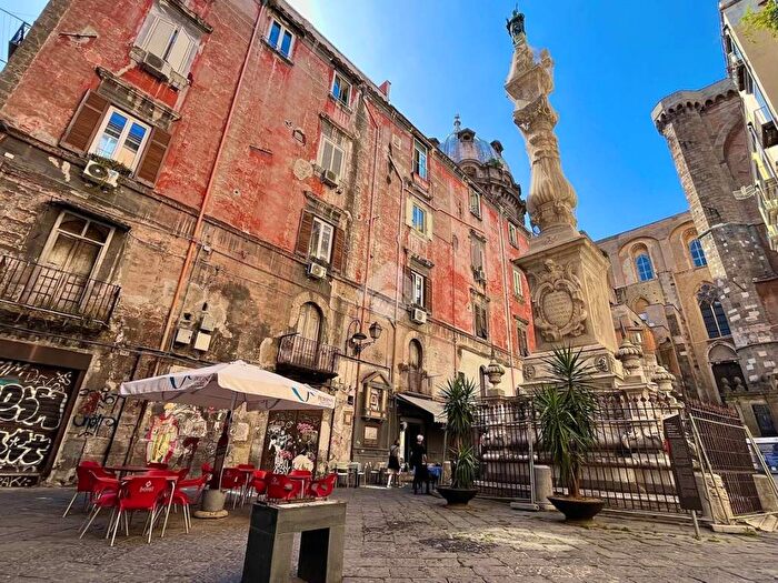 Appartamento bilocale in vendita in Vico Sedil Capuano, Tribunali, Napoli