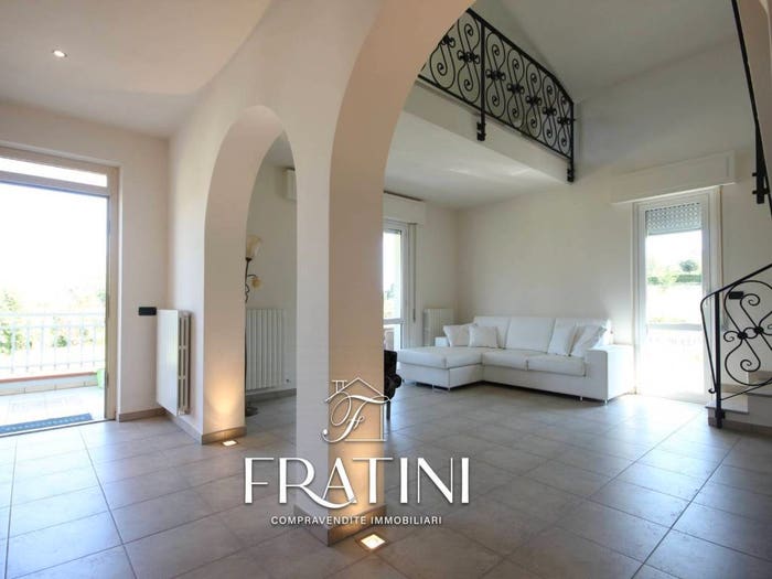Appartamento con 6 locali in vendita in Via per Teramo, Centro, Civitella del Tronto