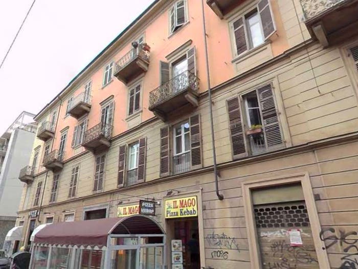 Appartamento trilocale in vendita in via Napione, Vanchiglia, Torino