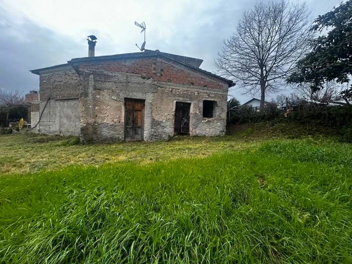 Casa trilocale in vendita in Via Carponeto, Cassino