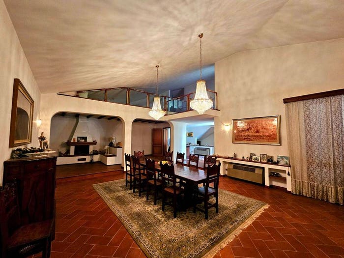Casa con 6 locali in vendita in Via Luigi Gonzaga, Centro, Guastalla