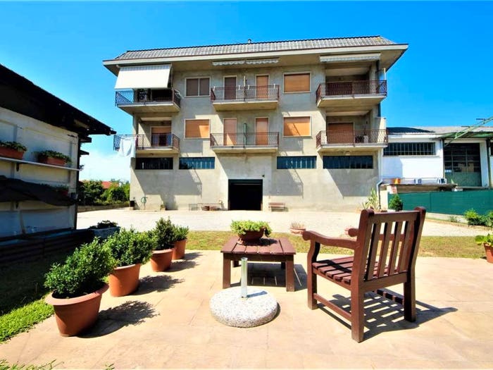 Casa con 6 locali in vendita in Centro, Oleggio