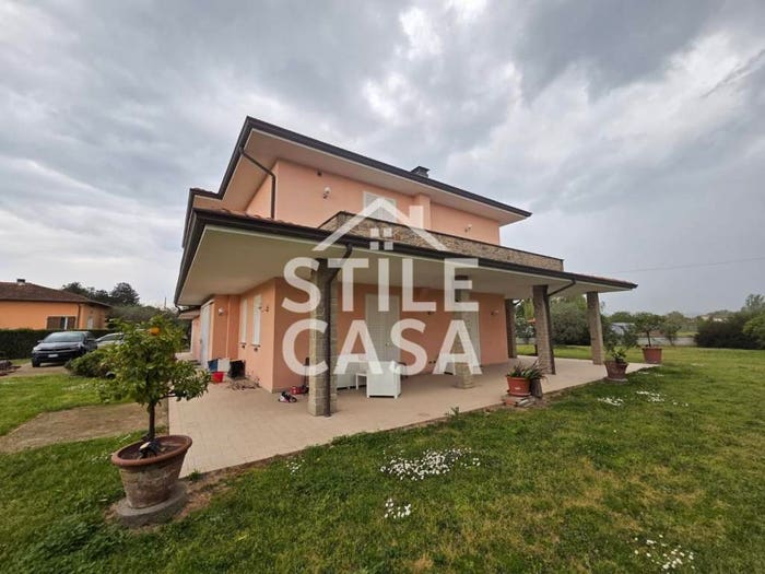 Casa con 6 locali in vendita in Via Madonna Comunale, Centro, Capannori
