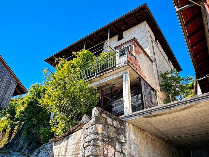 Casa con 6 locali in vendita in Vicolo delle Pietre, Telve di Sopra