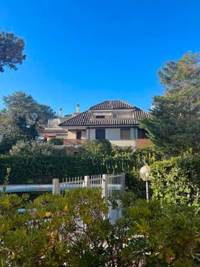Casa quadrilocale in vendita in Vicolo Tana della Volpe, Centro, Lignano Sabbiadoro