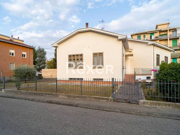 Casa con 6 locali in vendita in Via Niccolò Paganini, Centro, Collecchio