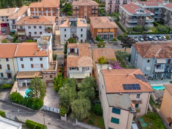 Casa con 6 locali in vendita in Via Dante Alighieri, Centro, Bardolino