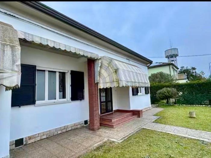 Casa con 6 locali in vendita in Via del Crocifisso, Boccaleone, Argenta