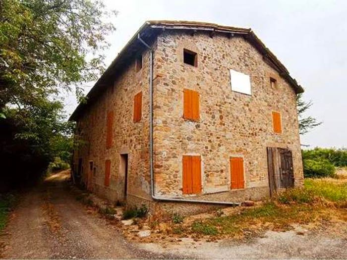 Casa con 6 locali in vendita in Savignano sul Panaro