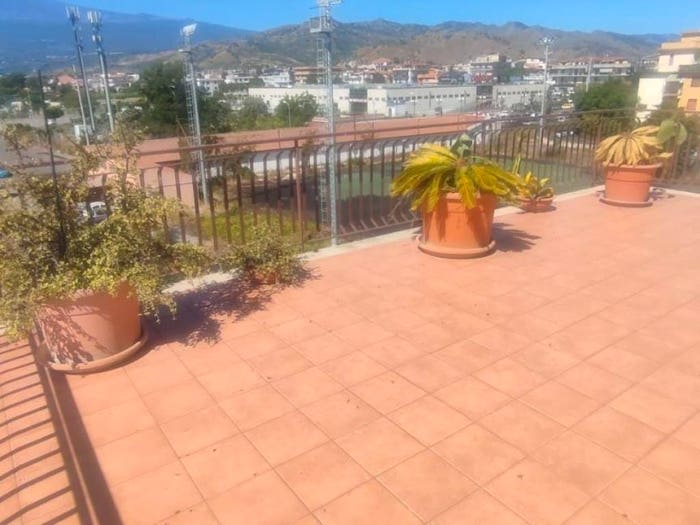Casa trilocale in vendita in Via Consolare Valeria, Chianchitta Pallio, GiardiniNaxos