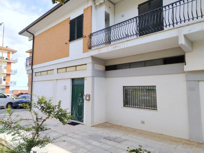 Appartamento quadrilocale in vendita in Viale Trento, Centro, Fermo