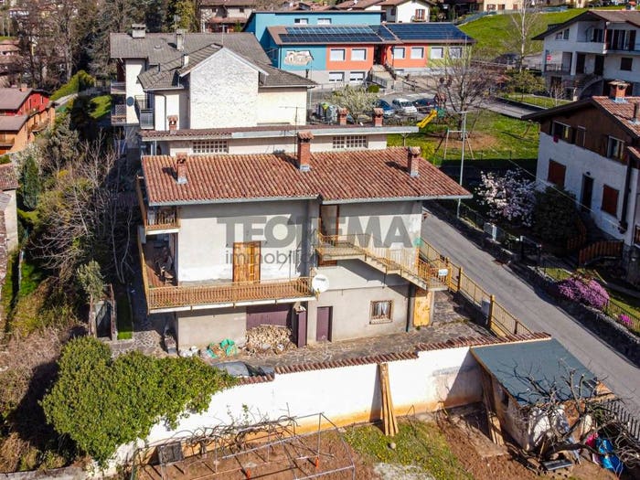 Casa con 6 locali in vendita in Via D Poloni, Centro, Fino del Monte