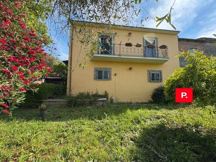 Casa quadrilocale in vendita in Via Fusco, Castel Campagnano