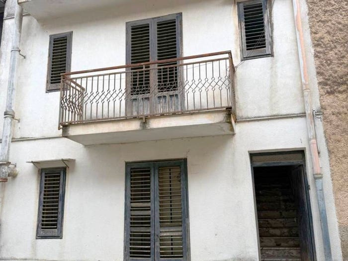 Casa trilocale in vendita in Via Camillo Benso di Cavour, Palazzo Adriano