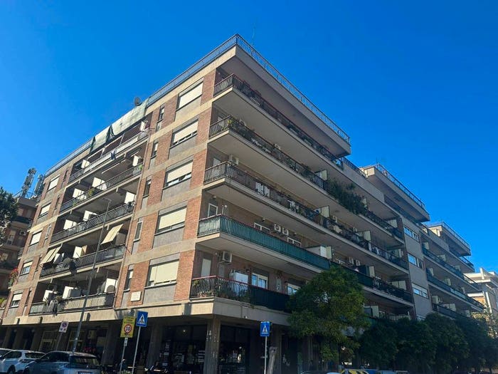 Appartamento quadrilocale in vendita in Viale dei Promontori, Ostia Levante, Roma