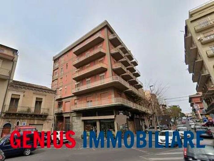 Appartamento con 6 locali in vendita in Piazza San Orsola, Biancavilla