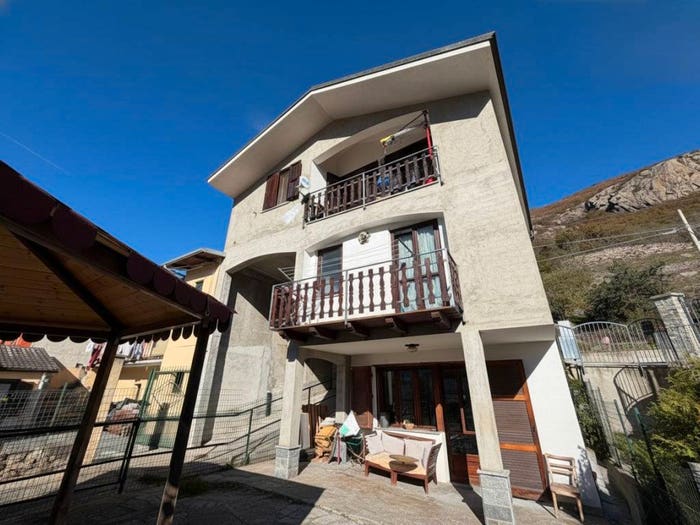 Casa quadrilocale in vendita in Frazione Chiantusello, Borgone Susa