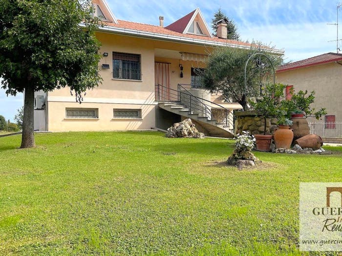 Casa con 6 locali in vendita in Via Zigalotto, Frazioni Nord, Cento