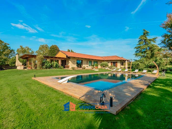 Casa con 6 locali in vendita in Viale dei Tigli, Centro, Villanova d'Asti