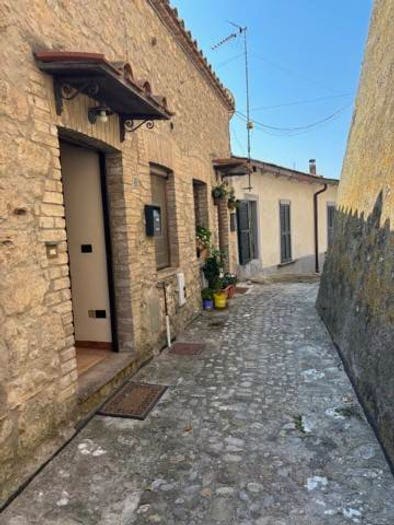 Casa trilocale in vendita in Via del Molino, Castiglione in Teverina