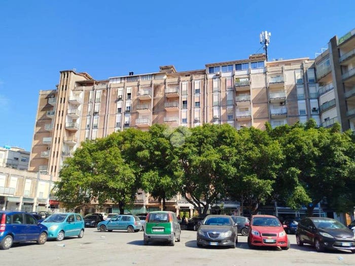 Appartamento trilocale in vendita in Via Gino Zappa, San Filippo Neri, Palermo