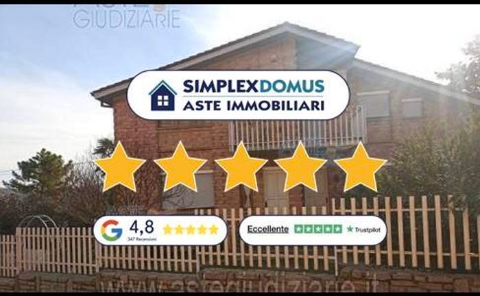 Casa con 6 locali in vendita in Via Umberto I, Centro, Mombercelli